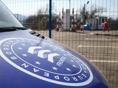 Frontex-Fahrzeug an der EU-Au&szlig;engrenze im rum&auml;nischen Sighetu Marmatiei.