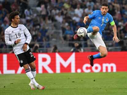 Die Staatsanwaltschaft Turin soll Ermittlungen gegen Alessandro Florenzi (r) aufgenommen haben.