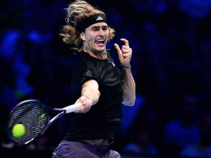 Alexander Zverev unterlag Daniil Medwedew in zwei knappen S&auml;tzen.