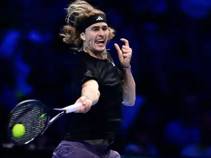 Alexander Zverev unterlag Daniil Medwedew in zwei knappen S&auml;tzen.