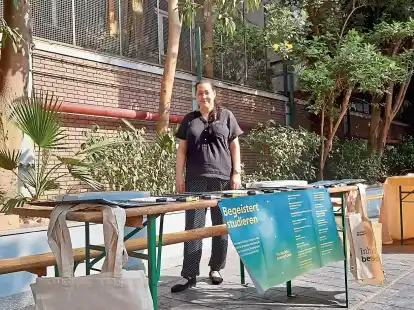 Studienberaterin Natalie Stellmacher (Bild) warb in &Auml;gypten f&uuml;r Ausbildungsg&auml;nge an der Hochschule Bremerhaven. 700 junge Leute informierten sich.