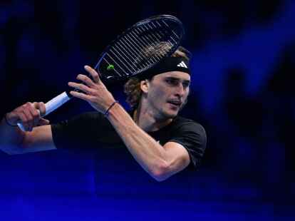 Alexander Zverev muss in Turin gegen Andrej Rubljow antreten.