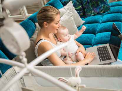 Zur&uuml;ck in den Job nach der Elternzeit und nun andere Aufgaben? Inwiefern das zul&auml;ssig ist, h&auml;ngt auch vom eigenen Arbeitsvertrag ab.