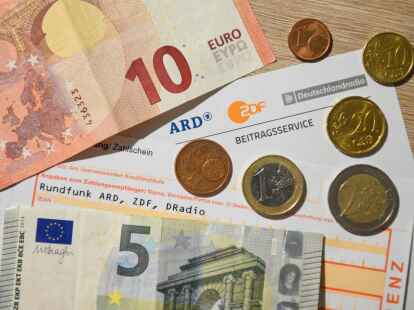Der Rundfunkbeitrag soll auf 18,94 Euro steigen.