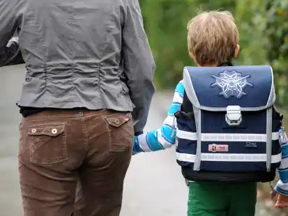 Die Oldenburger Grundschulleitungen sehen einen st&auml;ndig steigenden Bedarf an Schulbegleitungen, weil es immer mehr Kinder mit Unterst&uuml;tzungsbedarf gibt. Eigentlich m&uuml;sste die pr&auml;ventive Schulbegleitung ausgebaut werden, stattdessen will die Stadt nun eine Million Euro an Mitteln streichen.