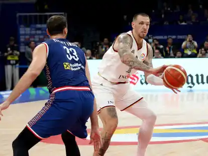 Steht in der NBA vor einem Wechsel zu den Los Angeles Clippers: Daniel Theis (r).