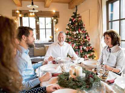 Damit alle Familienmitglieder die meiste Zeit beisammensitzen k&ouml;nnen, sollte das Weihnachtsmen&uuml; clever geplant und teilweise vorbereitet werden.