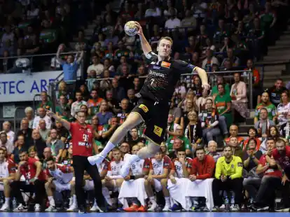 Traf gegen Eisenach zw&ouml;lf Mal: Der Magdeburger Felix Claar beim Sprungwurf.