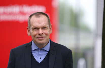 Autor dieses Textes ist Peter Nitschke,  Universit&auml;tsprofessor f&uuml;r Wissenschaft von der Politik an der Universit&auml;t Vechta. Er ist Mitherausgeber des Jahrbuchs Politisches Denken und Vorsitzender der Deutschen Gesellschaft zur Erforschung des politischen Denkens. Forschungsschwerpunkte hat er in der Politischen Theorie und Ideengeschichte, der Europ&auml;ischen Integration und der Globalisierung. (Foto: privat)