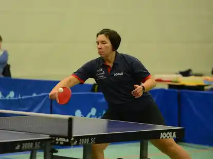 In der Bezirksoberliga der Damen feierte der MTV Jever in der Sporthalle des Mariengymnasiums einen 8:1-Sieg gegen BW Borssum. Monika Hinrichs sprang kurzfristig ein, um den Kader aufzuf&uuml;llen.