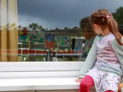 Erwachsenen bleibt er verborgen, aber viele Kinder haben einen imagin&auml;ren Freund, mit dem sie sprechen und der sie eine Zeitlang begleitet.