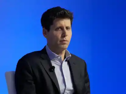 Doch wieder zu OpenAI? Sam Altman soll in Gespr&auml;chen mit dem Verwaltungsrat &uuml;ber eine R&uuml;ckkehr in die Firma sein.