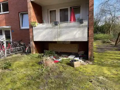 Rund um die Wohnbl&ouml;cke im Warfenweg gibt es ein M&uuml;llproblem. Doch weitaus dramatischer ist die fehlende Sicherheit. Allein in diesem Jahr gab es hier zwei Kellerbr&auml;nde. Die Mehrparteienh&auml;user sind teilweise immer noch nicht wieder bewohnbar.