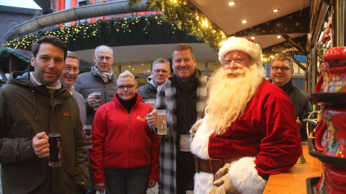Weihnachtsdorf in Emstek: Eröffnung bei Regen und milde Temperaturen ...