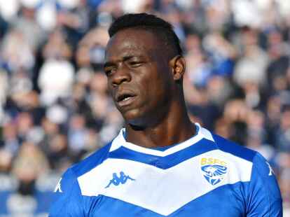 Mario&nbsp;Balotelli fuhr mit seinem Wagen gegen eine Hauswand.