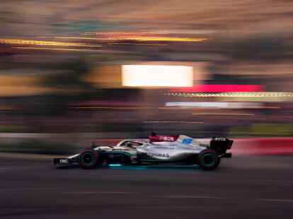 George Russell fuhr beim Trainingsauftakt in Abu&nbsp;Dhabi im&nbsp;Mercedes die schnellste Zeit.