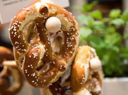 Brezeln gibt es nicht nur auf dem Oktoberfest. Sie sind ein k&ouml;stliches Katerfr&uuml;hst&uuml;ck und geben dem K&ouml;rper dringend ben&ouml;tigte Mineralien zur&uuml;ck.