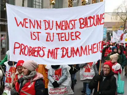 Teilnehmer des Bildungsstreiktages in Karlsruhe.