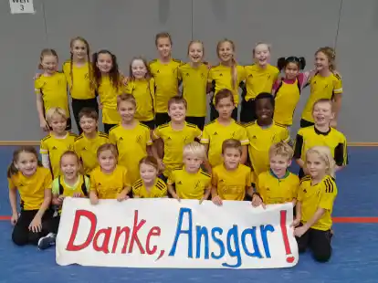 Sie sind Ansgar offenbar dankbar: Die Kinder zeigten deutlich, wem sie ihre Erfolge mit zu verdanken haben.