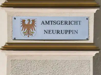 Das Amtsgericht Neuruppin hat einen Haftbefehl gegen einen 16-J&auml;hrigen wegen des Verdachts der Planung eines gemeinschaftlichen Terroranschlags erlassen.