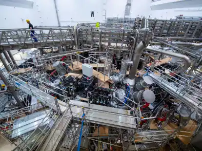 Blick auf den Forschungsreaktor &laquo;Wendelstein 7-X&raquo; im Max-Planck-Institut f&uuml;r Plasmaphysik.