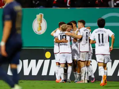 N&uuml;rnberg sicherte sich nach Verl&auml;ngerung das Achtelfinal-Ticket.