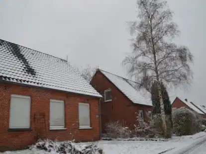 Diese Doppelh&auml;user am Hohegaster Weg und Schlehdornweg sollen abgerissen werden, um neue Reihenh&auml;user zu bauen.