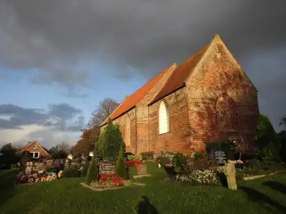 Die Stedesdorfer Kirche ist bis heute eines der m&auml;chtigsten sakralen Bauwerke im Harlingerland.