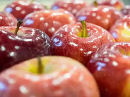 Schellack l&auml;sst Fr&uuml;chte auch appetitlich gl&auml;nzen - das kann zum Zugreifen verlocken.