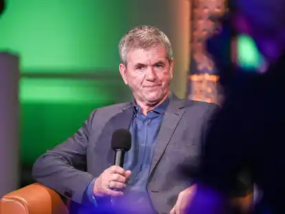 Friedhelm Funkel wird am Sonntag 70 Jahre alt.