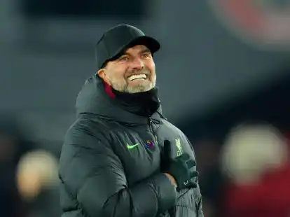Liverpools Trainer J&uuml;rgen Klopp freut sich &uuml;ber den Sieg gegen Sheffield United.