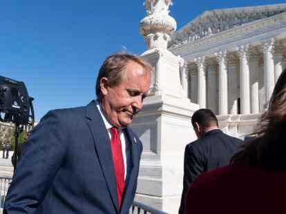 Der texanische Generalstaatsanwalt Ken Paxton droht den &Auml;rzten, die m&ouml;glicherweise eine Abtreibung durchf&uuml;hren.