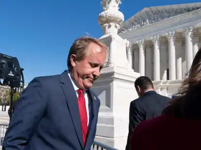 Der texanische Generalstaatsanwalt Ken Paxton droht den &Auml;rzten, die m&ouml;glicherweise eine Abtreibung durchf&uuml;hren.