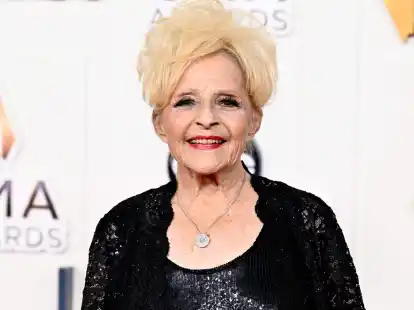 Brenda Lee war 13 Jahre alt, als sie den Song &laquo;Rockin' Around the Christmas Tree&raquo; aufnahm. Nun ist er in den USA &uuml;berraschend auf Platz 1 gelandet.