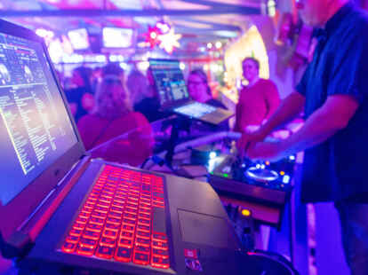 Was f&uuml;r eine Party: Bei der 