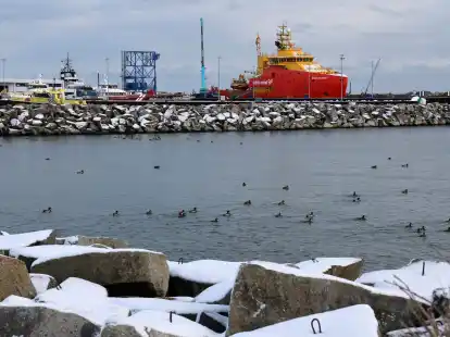 Im Hafen Mukran auf R&uuml;gen soll ein LNG-Terminal entstehen.