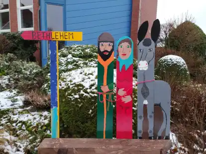 Krippenfiguren: An mehreren Tagen haben Kinder aus Edewecht gro&szlig;e Krippenfiguren gebastelt.