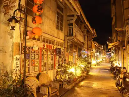 Kleine Gasse mit gro&szlig;em Angebot: Zum Abendessen bietet sich die Shennong Street an.