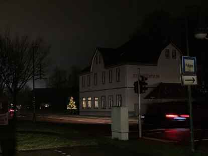 Die Hauptstra&szlig;e in Sande lag f&uuml;nf Tage lang im Dunkeln. Seit Mittwoch ist ein Teil wieder beleuchet.