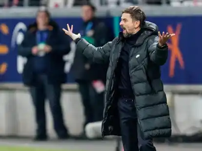 Steht mit den&nbsp;Eintracht&nbsp;Frauen aktuell auf dem dritten Platz der Champions-League-Gruppe: Trainer Niko&nbsp;Arnautis.