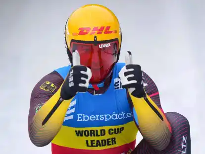 Max Langenhan jubelt nach seinem Sieg.