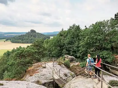 <p>In der S&auml;chsischen Schweiz lassen sich die Motive Caspar David Friedrichs aufsuchen, so wie hier auf der Kaiserkrone mit Blick auf den Tafelberg Zirkelstein. </p>