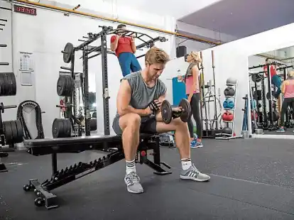 Kann man, muss man aber nicht nutzen: Einen Fitnessraum als Extra-Angebot im Unternehmen.