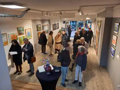 Bleibt erst einmal Galerie der Emder: Er&ouml;ffnung im Ladenlokal Zwischen beiden Sielen.