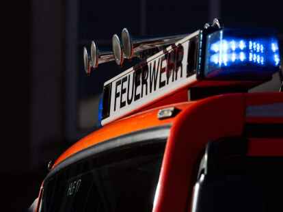 Feuerwehr und Polizei sind mit einem Gro&szlig;aufgebot vor Ort in Frankenthal.