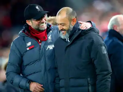 Der 49-j&auml;hrige Nuno Esp&iacute;rito Santo (r) ist neuer Trainer von Nottingham Forest.