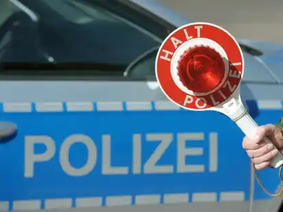 Kontrolle auf der A1: Mit defektem R&uuml;cklicht und ohne F&uuml;hrerschein wurde ein alkoholisierter Autofahrer erwischt.
