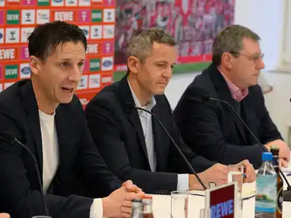 Kann sich &uuml;ber mangelende Arbeit vor Weihnachten nicht beklagen:&nbsp;FC-Gesch&auml;ftsf&uuml;hrer Christian Keller (l).