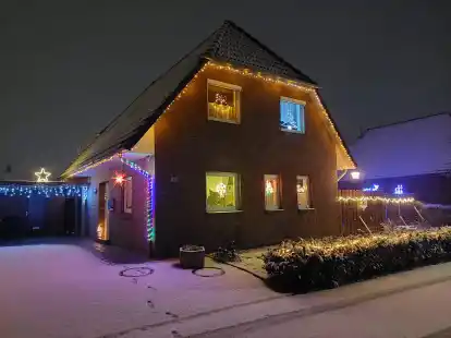 An der Langeooger Stra&szlig;e in Wittmund steht das dekorierte Haus von Heiko Jan&szlig;en und seiner Frau.