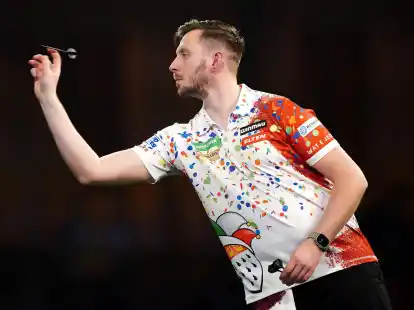 Florian Hempel drehte gegen Dimitri van den Bergh einen 0:2-Satzr&uuml;ckstand noch in einen Sieg.